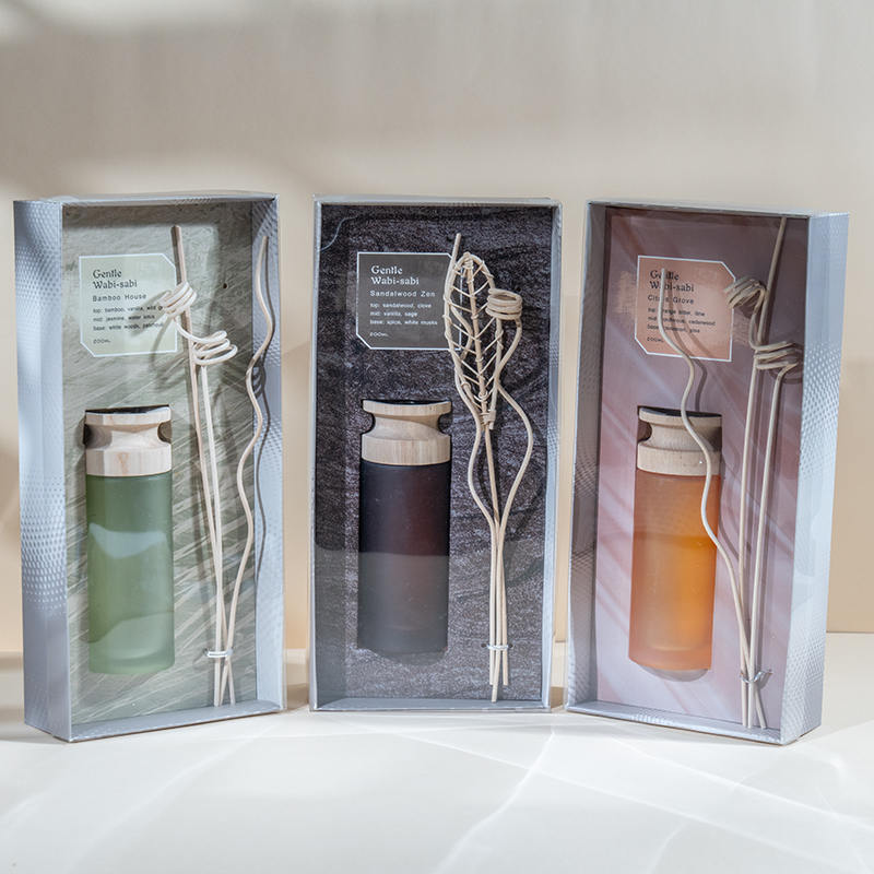 고급 원통형 유리 플라스크 프리미엄 리드 디퓨저 나무 스틱-아로마 디퓨저 공급업체