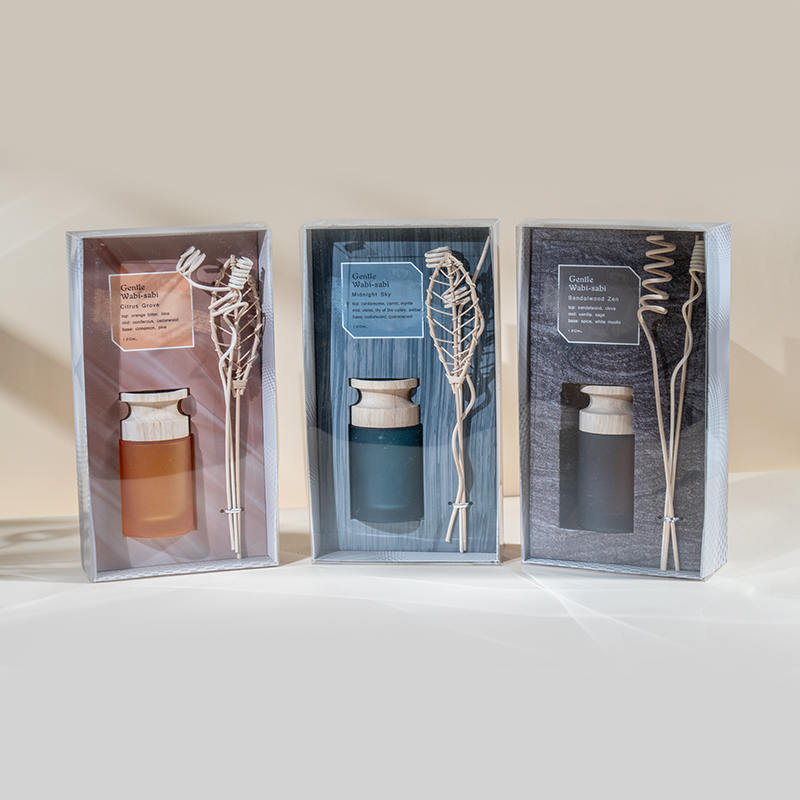 나무 스틱이 포함된 높은 원통형 유리 플라스크 프리미엄 리드 디퓨저 - 아로마 디퓨저 공급업체