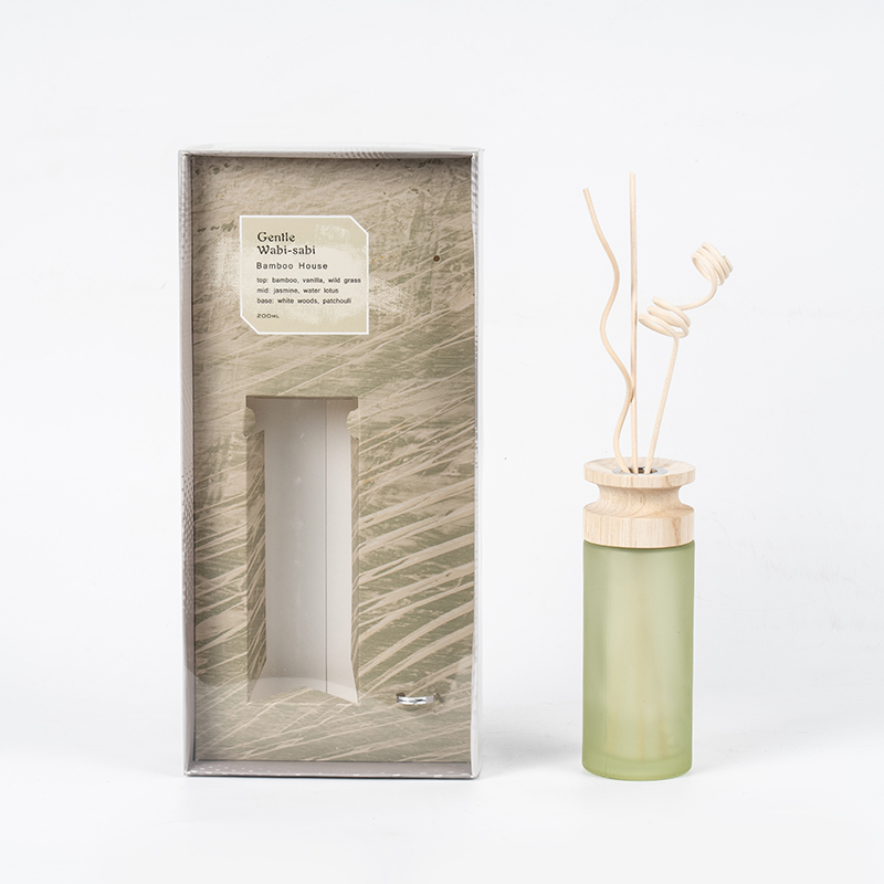 고급 원통형 유리 플라스크 프리미엄 리드 디퓨저 나무 스틱-아로마 디퓨저 공급업체