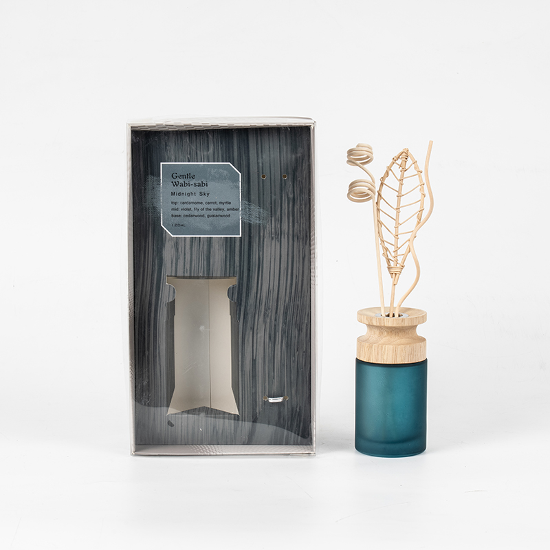 나무 스틱이 포함된 높은 원통형 유리 플라스크 프리미엄 리드 디퓨저 - 아로마 디퓨저 공급업체
