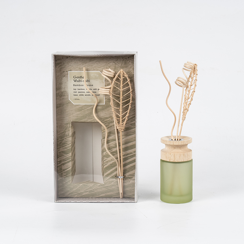 나무 스틱이 포함된 높은 원통형 유리 플라스크 프리미엄 리드 디퓨저 - 아로마 디퓨저 공급업체