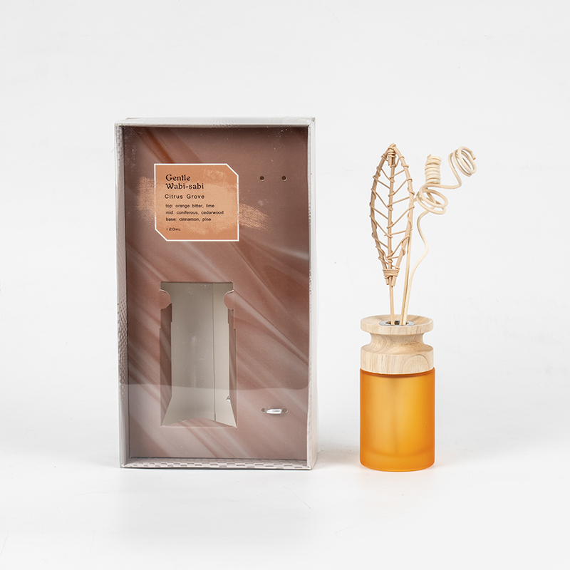 나무 스틱이 포함된 높은 원통형 유리 플라스크 프리미엄 리드 디퓨저 - 아로마 디퓨저 공급업체