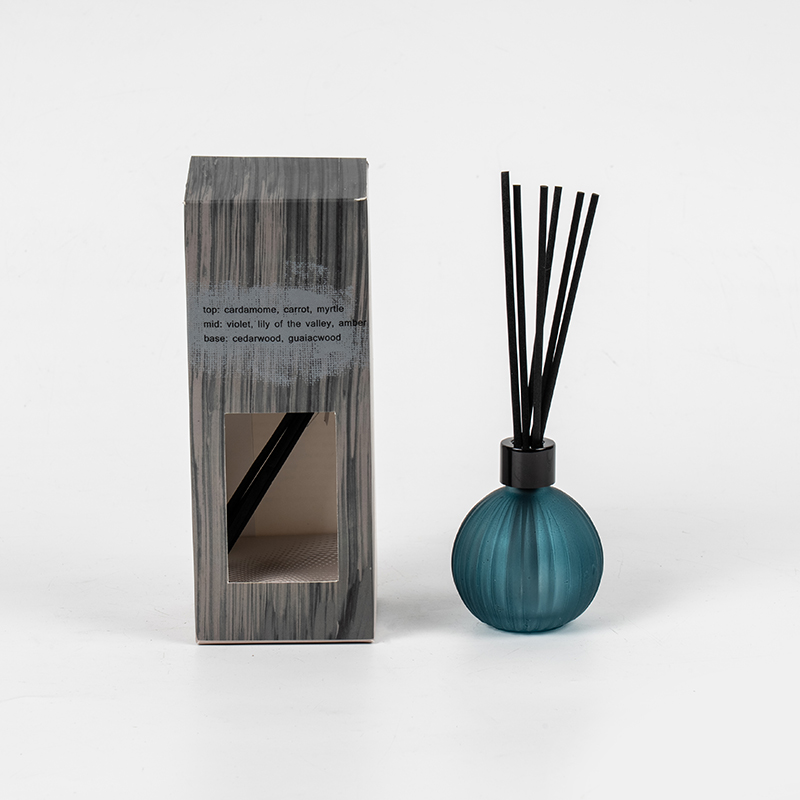 수직 줄무늬가 있는 작은 유리 전구 증발 병 리드 디퓨저 - 가정용 향기 리드 디퓨저 제조업체